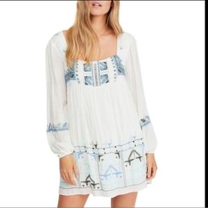 🫐 2 FOR $35! Free People Rhiannon White Blue Embriodered Long Sleeve Mini S